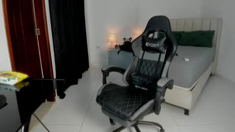 mr_maximo online show from May 24, 2026, 3:00 am