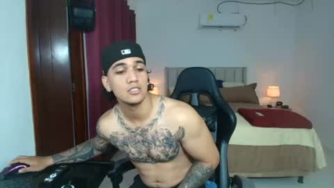 Snapshot of mr_maximo chatting on July 22, 2026, 3:20 am mr_maximo online show from July 22, 2026, 3:20 am