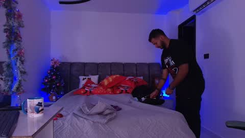 MIKEE online show from December 19, 2025, 3:13 am