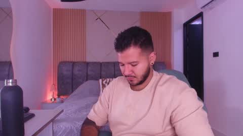 MIKEE online show from February 11, 2026, 3:11 am