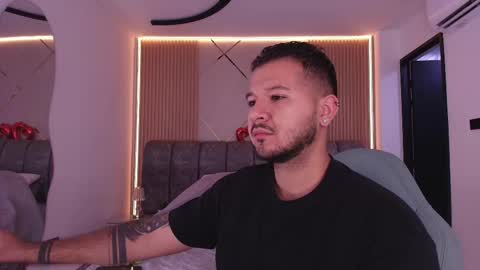 MIKEE online show from February 25, 2026, 3:05 am