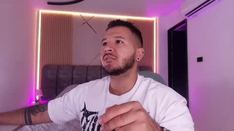 MIKEE online show from April 16, 2026, 3:07 am