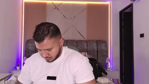 MIKEE online show from May 31, 2026, 3:04 am