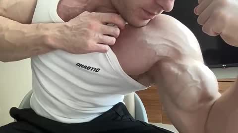 Mrbiceps23 online show from January 9, 2025, 6:38 am