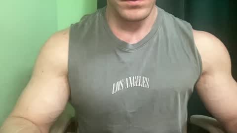 Mrbiceps23 online show from February 5, 2025, 3:31 pm
