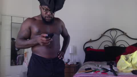 MrBigDThomas online show from October 14, 2025, 2:29 pm