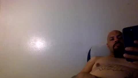 Snapshot of mrbiggs1077777 chatting on April 6, 2026, 11:22 am mrbiggs1077777 online show from April 6, 2026, 11:22 am