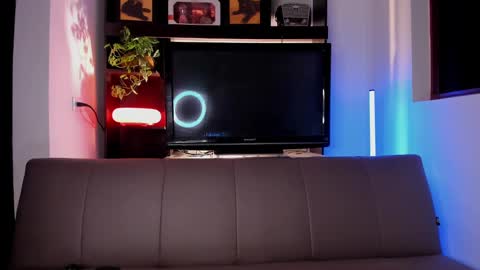 Laura online show from September 10, 2025, 2:11 am