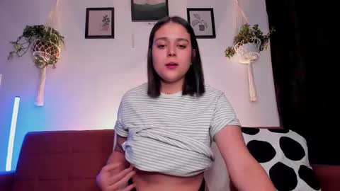 Laura online show from October 11, 2025, 2:44 am