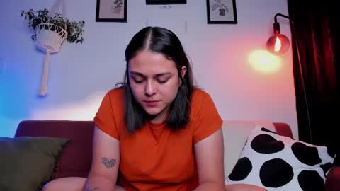 Laura online show from November 20, 2025, 11:15 pm