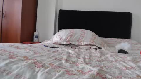 Snapshot of mrcock_col chatting on September 18, 2025, 6:43 pm mrcock_col online show from September 18, 2025, 6:43 pm