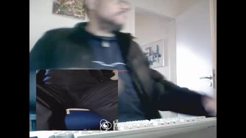 Snapshot of mrduplo1975 chatting on February 15, 2026, 9:30 am MrJohnsen1975 online show from February 15, 2026, 9:30 am