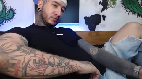 Snapshot of mrmanny__ chatting on February 1, 2025, 12:18 am mrmanny__ online show from February 1, 2025, 12:18 am