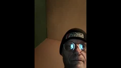 Mrnmrsfucks4u2 online show from December 21, 2024, 5:40 pm