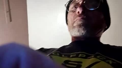 Mrnmrsfucks4u2 online show from January 10, 2025, 1:53 am