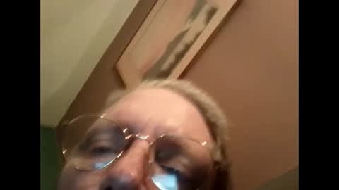 Mrnmrsfucks4u2 online show from February 24, 2025, 9:52 pm