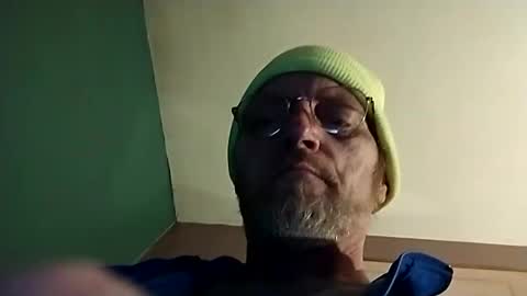 Mrnmrsfucks4u2 online show from February 26, 2025, 8:59 am