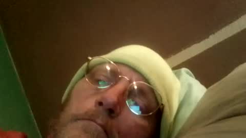 Mrnmrsfucks4u2 online show from March 6, 2025, 11:20 pm
