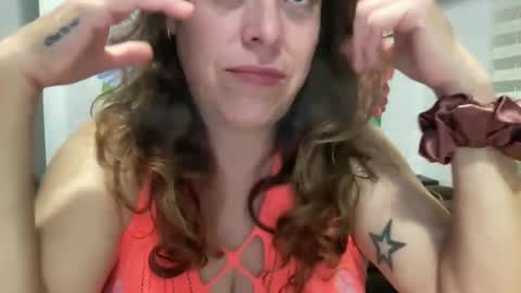 Snapshot of mrs_kinkie chatting on December 6, 2024, 12:02 am mrs_kinkie online show from December 6, 2024, 12:02 am