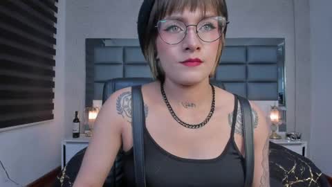 Snapshot of mrs_regina_clk chatting on May 29, 2026, 3:26 am Regina online show from May 29, 2026, 3:26 am