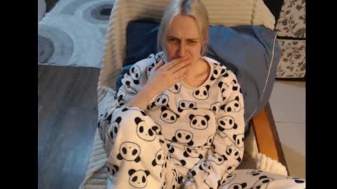 Sasha online show from November 17, 2025, 5:41 pm