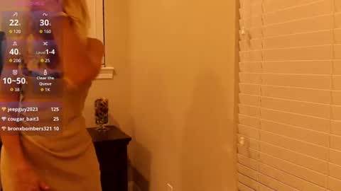 Snapshot of mrstrophymom chatting on July 27, 2026, 1:45 am mrstrophymom online show from July 27, 2026, 1:45 am
