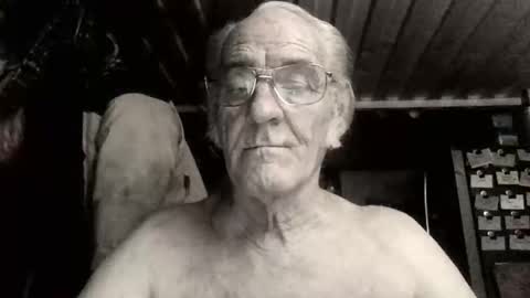 Snapshot of mrsubman chatting on March 21, 2026, 12:21 pm Chuck online show from March 21, 2026, 12:21 pm