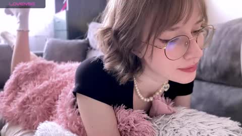 ms_christiana online show from March 10, 2026, 11:37 am