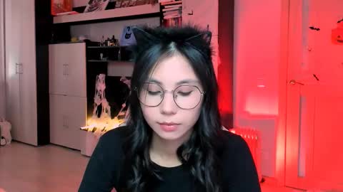 ms_emily_ online show from October 27, 2025, 5:33 am