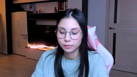 ms_emily_ online show from January 7, 2026, 4:31 pm
