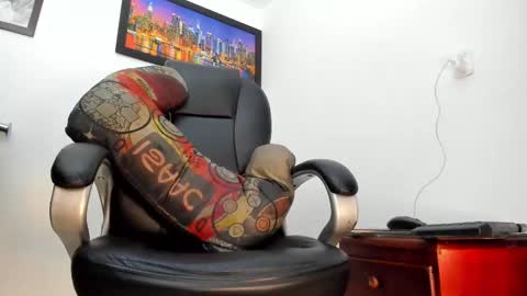 ms_lunarose online show from October 27, 2025, 11:20 pm