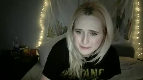 msclairewhatever online show from September 16, 2025, 4:24 am