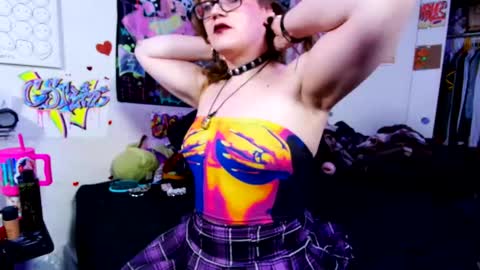 Snapshot of mscuntyluxxe chatting on May 5, 2026, 6:54 am Cunty Luxxe online show from May 5, 2026, 6:54 am