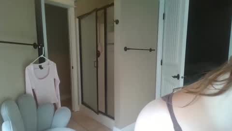 Snapshot of msfreckles92 chatting on May 29, 2026, 3:54 pm msfreckles92 online show from May 29, 2026, 3:54 pm