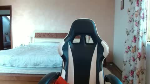 Snapshot of msmarshmallow1 chatting on February 12, 2025, 11:07 am msmarshmallow1 online show from February 12, 2025, 11:07 am