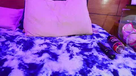 Manuela  online show from February 21, 2025, 6:18 am