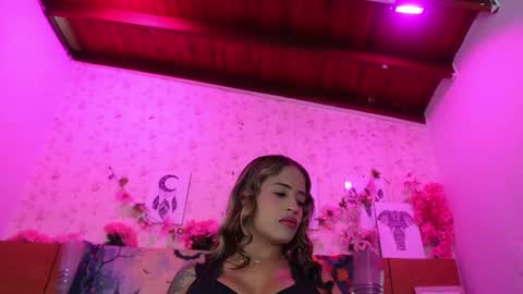 Manuela  online show from October 8, 2025, 3:04 am