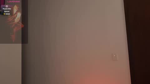 Snapshot of mssophie_war chatting on December 17, 2025, 5:52 pm Sophie online show from December 17, 2025, 5:52 pm