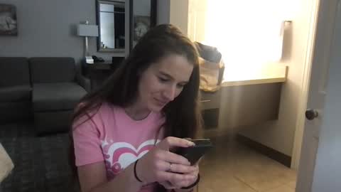 Snapshot of mswhoknows chatting on April 27, 2026, 3:59 am Tara Jane online show from April 27, 2026, 3:59 am