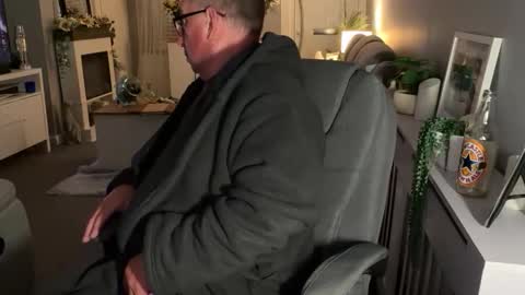 mtb1697 online show from March 15, 2026, 8:37 pm