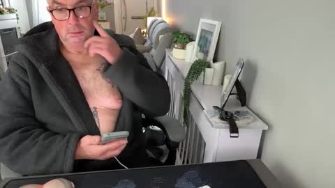 mtb1697 online show from April 13, 2026, 8:09 am