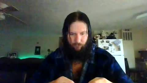 Snapshot of mudge chatting on January 19, 2025, 3:29 am Mudge online show from January 19, 2025, 3:29 am