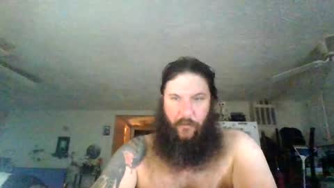 Snapshot of mudge chatting on July 16, 2026, 11:22 pm Mudge online show from July 16, 2026, 11:22 pm
