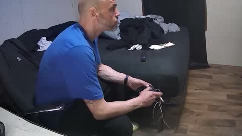 Muffdiver online show from February 12, 2026, 11:33 pm