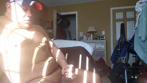 Snapshot of mugsy183 chatting on February 15, 2026, 5:53 pm mugsy183 online show from February 15, 2026, 5:53 pm