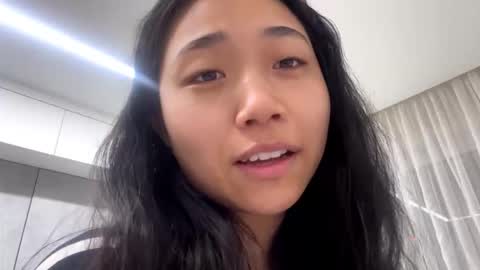 Mia online show from March 2, 2026, 10:11 am