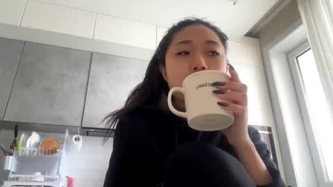 Mia online show from March 12, 2026, 2:07 am