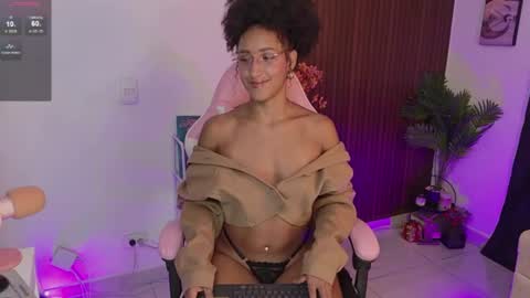HEY GUYS IF YOU LIKE SEXY SHOW YOU ARE IN THE CORRECT PLACE CU WENESDAY PVT OPEN   TRANSMISSION TIME 5 PM - 10 PM COLOMBIA online show from July 3, 2026, 12:28 am