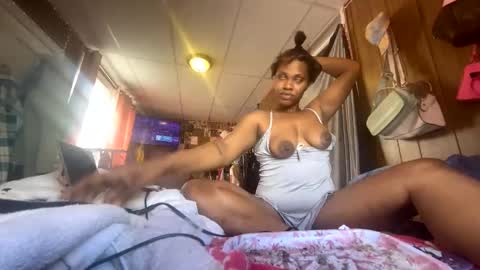 mumnxdor online show from April 17, 2026, 1:25 pm