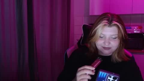 Milana online show from June 1, 2026, 2:41 pm